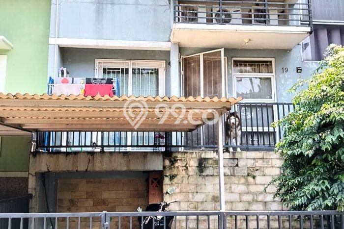 Jual Rumah Strategis Bagus Punya 4 KT di BSD Tangerang Selatan SHM Jual Rumah Strategis Bagus Punya 4 KT di BSD Tangerang Selatan SHM