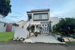 Dijual Rumah 4 Kamar Lokasi Strategis Nyaman dan Strategis di BSD Dijual Rumah 4 Kamar Lokasi Strategis Nyaman dan Strategis di BSD