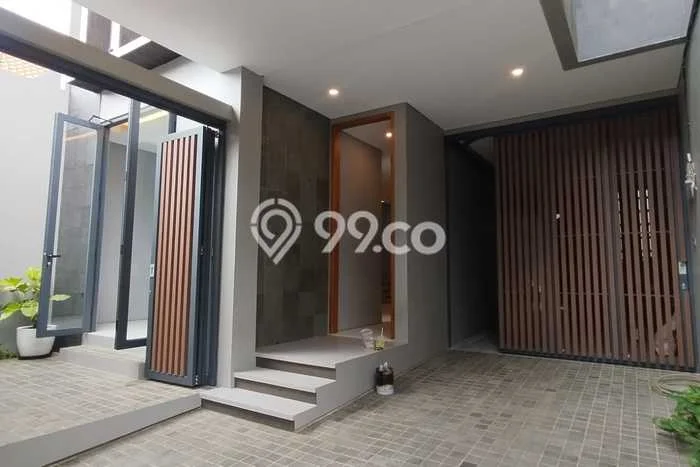 Ready to Use! Luxury House LT 124m2 Desain Modern di Pondok Indah Ready to Use! Luxury House LT 124m2 Desain Modern di Pondok Indah
