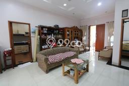 Rumah Mewah LB 180m2 Siap Huni Desain Elegan di Bintaro, Tangerang Selatan Rumah Mewah LB 180m2 Siap Huni Desain Elegan di Bintaro, Tangerang Selatan