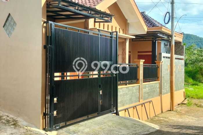 Rumah Modern Cantik 2 Kamar Siap Huni di Jatinangor Rumah Modern Cantik 2 Kamar Siap Huni di Jatinangor