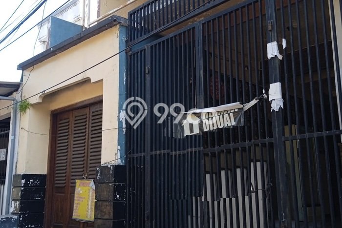 Dijual Cepat Rumah Favorit Siap Huni LB 137m2 di Tambaksari, Surabaya Dijual Cepat Rumah Favorit Siap Huni LB 137m2 di Tambaksari, Surabaya