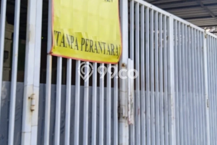 Sewa cepat hunian minimalis lokasi strategis 7 Kamar di Wonocolo, Surabaya Sewa cepat hunian minimalis lokasi strategis 7 Kamar di Wonocolo, Surabaya