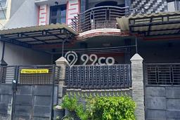Dijual Rumah 4 Kamar Lokasi Ideal Bagus dan Strategis di Wonocolo Dijual Rumah 4 Kamar Lokasi Ideal Bagus dan Strategis di Wonocolo