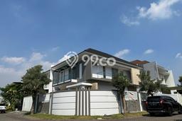 Dijual Rumah Premium dengan Fasilitas Sekitar Lengkap di Sukolilo, Surabaya Dijual Rumah Premium dengan Fasilitas Sekitar Lengkap di Sukolilo, Surabaya