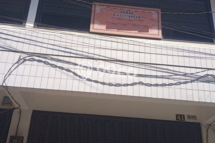 Unit Ruko Dijual di Surabaya LT 43m2 & LB 194m2 Unit Ruko Dijual di Surabaya LT 43m2 & LB 194m2