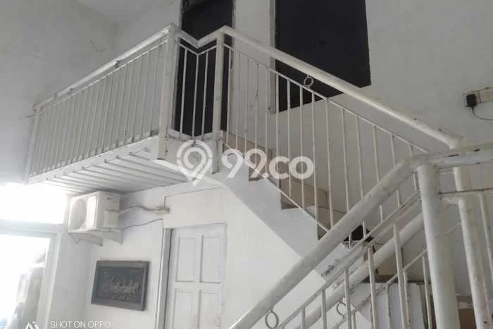 Sewa cepat hunian minimalis lokasi strategis 7 Kamar di Wonocolo, Surabaya Sewa cepat hunian minimalis lokasi strategis 7 Kamar di Wonocolo, Surabaya