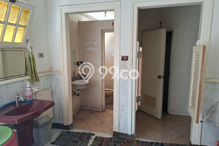 Rumah Eksklusif Dijual LT 1401m2 di Tambaksari, Surabaya Rumah Eksklusif Dijual LT 1401m2 di Tambaksari, Surabaya