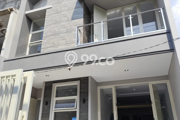 Dijual Rumah Premium dengan Fasilitas Sekitar Lengkap di Sukolilo, Surabaya Dijual Rumah Premium dengan Fasilitas Sekitar Lengkap di Sukolilo, Surabaya