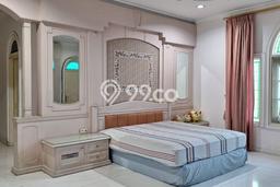 Siap Huni Hunian Elit 7 Kamar di Sawahan Dekat ke Mana Saja Siap Huni Hunian Elit 7 Kamar di Sawahan Dekat ke Mana Saja