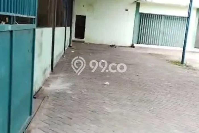 Unit Komersial Disewa Lokasi Menganti, Gresik Spesifikasi Luas Bangunan 1838m2 Unit Komersial Disewa Lokasi Menganti, Gresik Spesifikasi Luas Bangunan 1838m2