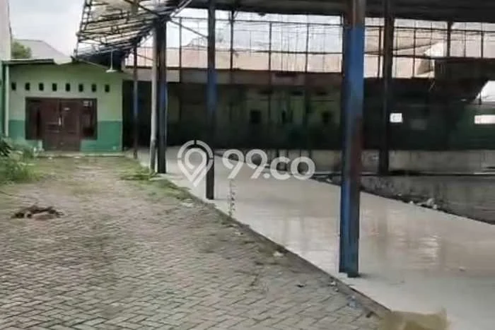 Unit Komersial Disewa Lokasi Menganti, Gresik Spesifikasi Luas Bangunan 1838m2 Unit Komersial Disewa Lokasi Menganti, Gresik Spesifikasi Luas Bangunan 1838m2
