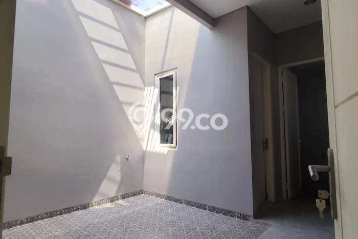 Dijual Rumah Premium dengan Fasilitas Sekitar Lengkap di Sukolilo, Surabaya Dijual Rumah Premium dengan Fasilitas Sekitar Lengkap di Sukolilo, Surabaya