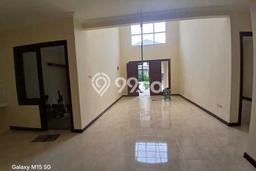 Disewakan Cepat Rumah Kondisi Baik di Kawasan Lakarsantri, Surabaya Disewakan Cepat Rumah Kondisi Baik di Kawasan Lakarsantri, Surabaya