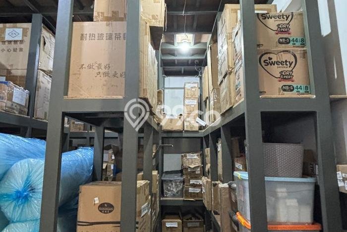 Unit Gudang Dijual di Jakarta Barat LT 136m2 & LB 114m2 Unit Gudang Dijual di Jakarta Barat LT 136m2 & LB 114m2