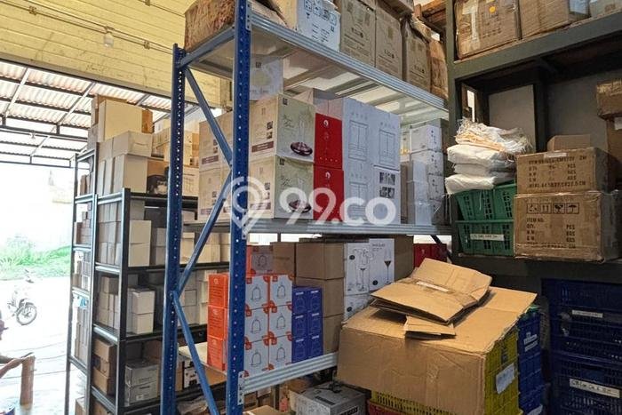 Unit Gudang Dijual di Jakarta Barat LT 136m2 & LB 114m2 Unit Gudang Dijual di Jakarta Barat LT 136m2 & LB 114m2