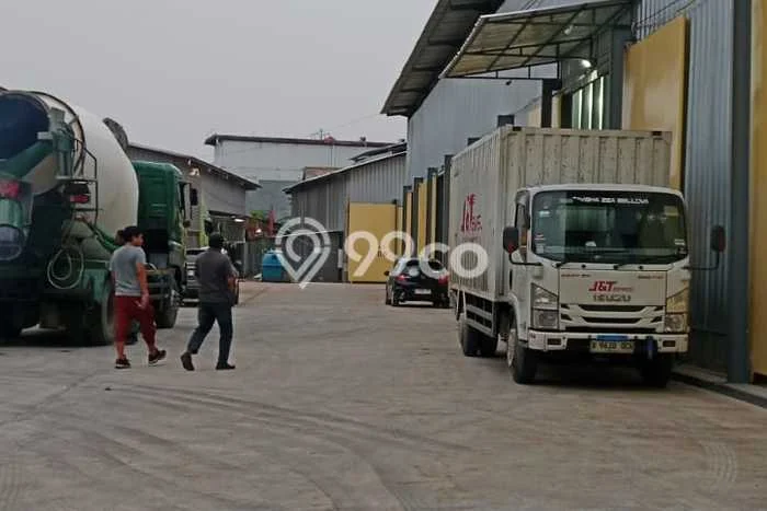 Gudang Disewa di Jakarta Barat dengan LB 240m2 Area Komersial Ramai Gudang Disewa di Jakarta Barat dengan LB 240m2 Area Komersial Ramai