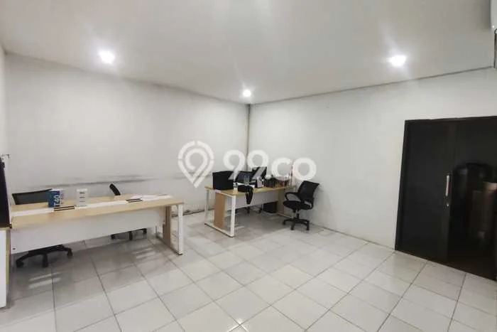 Unit Gudang Paling Strategis di Cipondoh Tangerang dengan LB 600m2 Unit Gudang Paling Strategis di Cipondoh Tangerang dengan LB 600m2