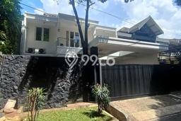Rumah Nyaman di Pondok Indah, 2 KM, Lingkungan Strategis, Luas 240m² Bangunan 300m² Rumah Nyaman di Pondok Indah, 2 KM, Lingkungan Strategis, Luas 240m² Bangunan 300m²