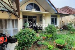 Dijual Rumah Mewah Exclusive di Serpong, Tangerang Selatan Dijual Rumah Mewah Exclusive di Serpong, Tangerang Selatan
