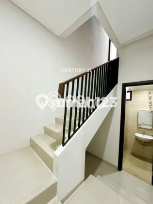 Jual Rumah Mewah Megah Dengan View Cantik di Sektor 7-Bintaro, Tangerang Selatan Jual Rumah Mewah Megah Dengan View Cantik di Sektor 7-Bintaro, Tangerang Selatan