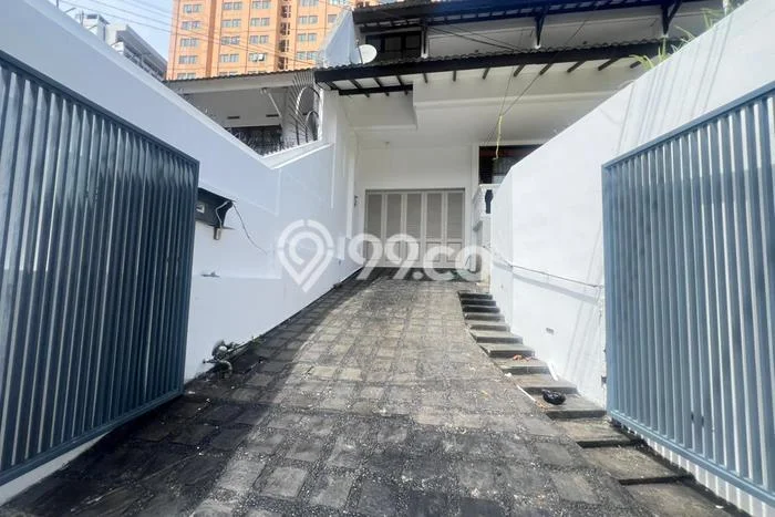 Sewa Rumah Murah di Hegarmanah Bandung dengan 4 Kamar Tidur Sewa Rumah Murah di Hegarmanah Bandung dengan 4 Kamar Tidur