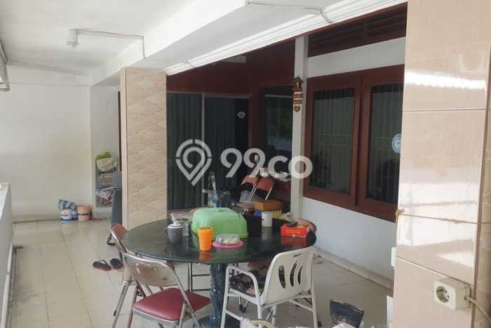 Siap Huni Rumah Mewah 8 Kamar di Sawahan Dekat ke Mana Saja Siap Huni Rumah Mewah 8 Kamar di Sawahan Dekat ke Mana Saja