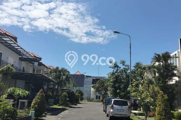 Hunian Mewah LB 300m2 Siap Huni Desain Elegan di Graha, Surabaya Hunian Mewah LB 300m2 Siap Huni Desain Elegan di Graha, Surabaya
