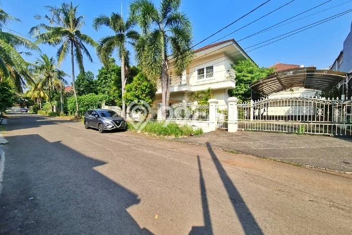Rumah Elit LB 500m2 Siap Huni Desain Elegan di Cibubur, Bekasi Rumah Elit LB 500m2 Siap Huni Desain Elegan di Cibubur, Bekasi