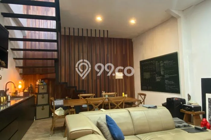 Rumah Mewah Siap Huni LT 318m2 di Palmerah, Jakarta Barat Rumah Mewah Siap Huni LT 318m2 di Palmerah, Jakarta Barat