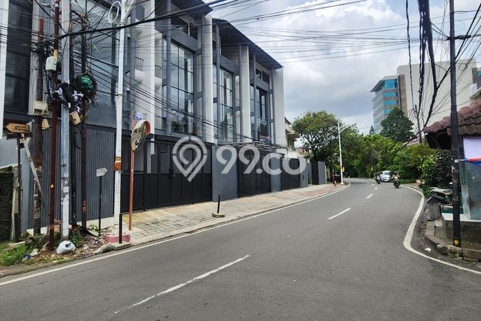Rumah Elit Akses Mudah di Jakarta Barat Rumah Elit Akses Mudah di Jakarta Barat