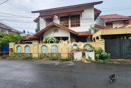 Ready to Use! Luxury House LT 412m2 Desain Modern di Kemanggisan Ready to Use! Luxury House LT 412m2 Desain Modern di Kemanggisan
