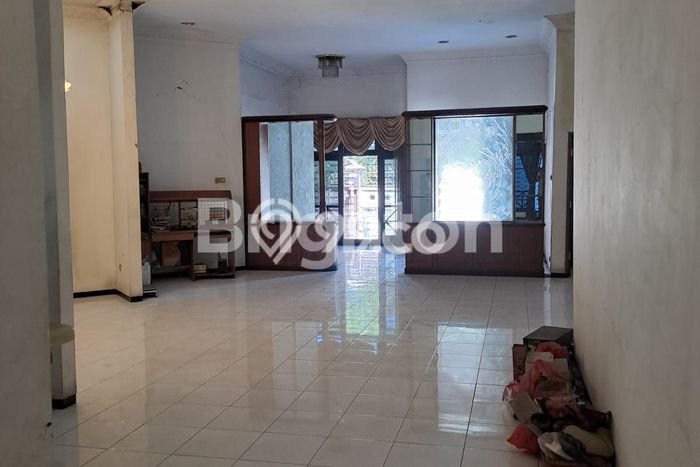 Dijual Rumah Premium dengan Fasilitas Sekitar Lengkap di Sukolilo, Surabaya Dijual Rumah Premium dengan Fasilitas Sekitar Lengkap di Sukolilo, Surabaya