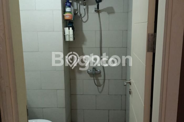 BEST DEAL! Apartemen Kawasan Pakuwon Indah, Surabaya, 1 KM, Luas 55m2m², Bisa Segera Huni, View Terbaik BEST DEAL! Apartemen Kawasan Pakuwon Indah, Surabaya, 1 KM, Luas 55m2m², Bisa Segera Huni, View Terbaik