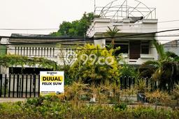 Dijual Rumah Premium dengan Fasilitas Sekitar Komplit di Tenggilis Mejoyo, Surabaya Dijual Rumah Premium dengan Fasilitas Sekitar Komplit di Tenggilis Mejoyo, Surabaya