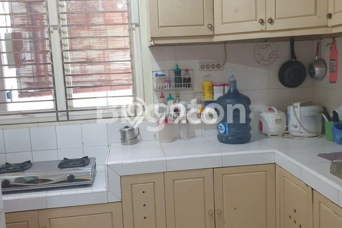 Dijual Rumah Premium dengan Fasilitas Sekitar Komplit di Wiyung, Surabaya Dijual Rumah Premium dengan Fasilitas Sekitar Komplit di Wiyung, Surabaya