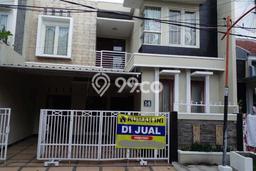 For Sale Rumah 5 Kamar Lokasi Ideal Bagus dan Strategis di Manyar For Sale Rumah 5 Kamar Lokasi Ideal Bagus dan Strategis di Manyar