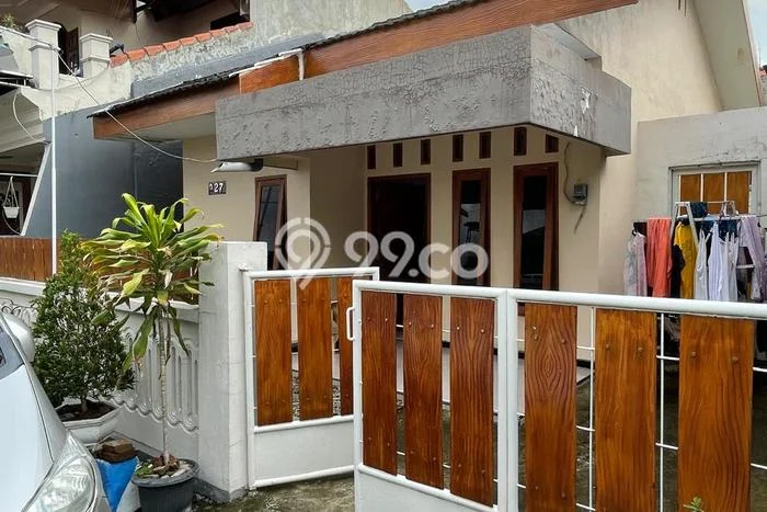 Jual Rumah Harga Miring Jombang Punya 2 KT & LT 135m2 Jual Rumah Harga Miring Jombang Punya 2 KT & LT 135m2