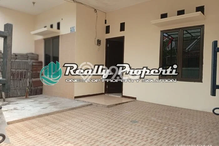Rumah area Jatiwaringin, 3 KT, Akses Mudah Fasilitas Umum, LT 100m² LB 90m² Rumah area Jatiwaringin, 3 KT, Akses Mudah Fasilitas Umum, LT 100m² LB 90m²
