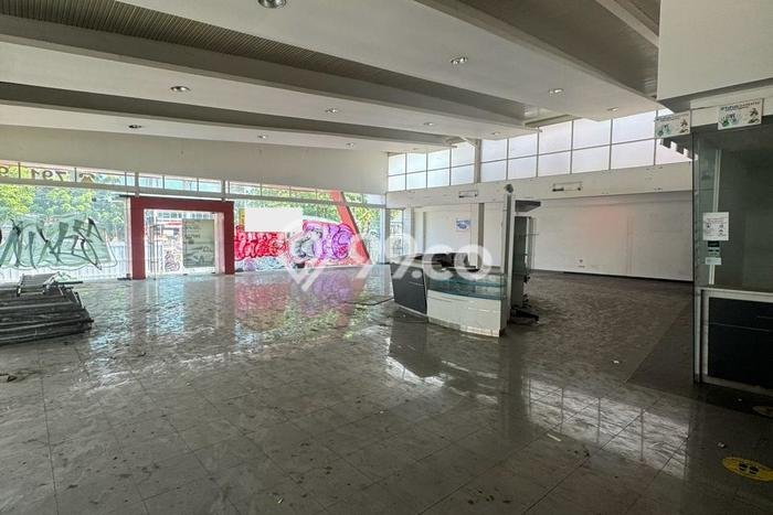 Komersial Dijual di Mampang Prapatan Jakarta Selatan dengan Luas Bangunan 975m2 Komersial Dijual di Mampang Prapatan Jakarta Selatan dengan Luas Bangunan 975m2