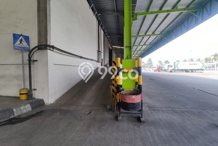 Gudang untuk disewa di Karawang Barat punya LT 90000m2 & LB 20000m2 harga sewa kompetitif Gudang untuk disewa di Karawang Barat punya LT 90000m2 & LB 20000m2 harga sewa kompetitif