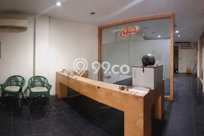 Ruko Disewa di Jakarta Selatan dengan LB 0m2 Area Komersial Ramai Ruko Disewa di Jakarta Selatan dengan LB 0m2 Area Komersial Ramai
