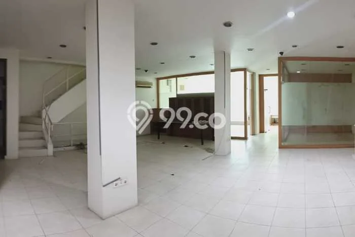 Ruko Disewa di Jakarta Selatan dengan LB 0m2 Area Komersial Ramai Ruko Disewa di Jakarta Selatan dengan LB 0m2 Area Komersial Ramai