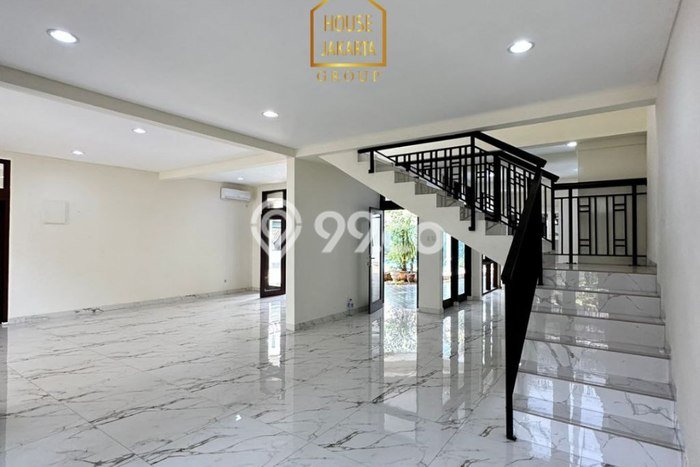 Siap Huni Rumah Mewah 5 Kamar di Menteng Dekat ke Mana Pun Siap Huni Rumah Mewah 5 Kamar di Menteng Dekat ke Mana Pun