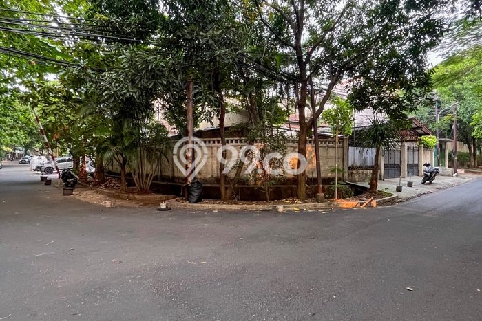 Siap Huni Rumah Mewah 4 Kamar di Menteng Dekat ke Mana Pun Siap Huni Rumah Mewah 4 Kamar di Menteng Dekat ke Mana Pun