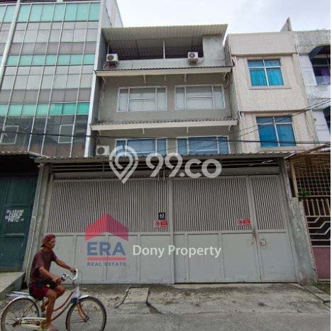 Ruko Dijual di Jakarta Barat LT 99m2 & LB 256m2 Lokasi Terbaik! Ruko Dijual di Jakarta Barat LT 99m2 & LB 256m2 Lokasi Terbaik!