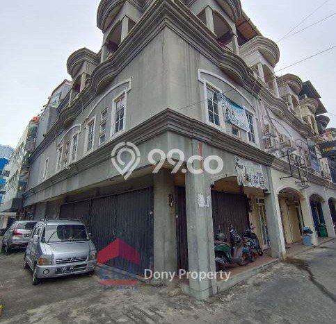 Ruko Dijual di Prime Area Jakarta Barat Luas 240m2 Ruko Dijual di Prime Area Jakarta Barat Luas 240m2