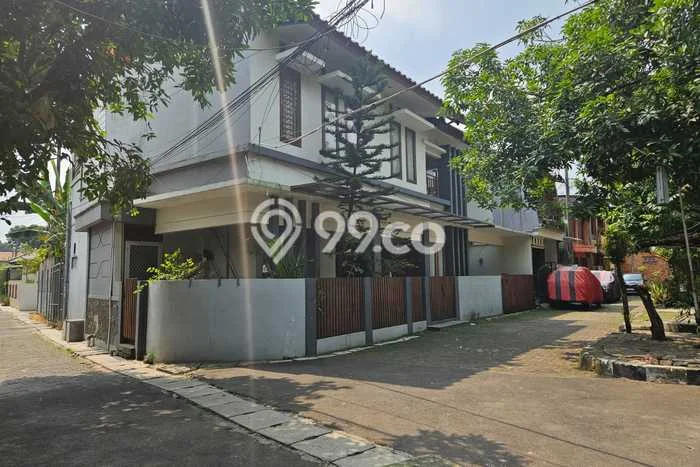 Rumah Strategis Minimalis Lb 260m2 di Pondok Aren, Tangerang Selatan Rumah Strategis Minimalis Lb 260m2 di Pondok Aren, Tangerang Selatan