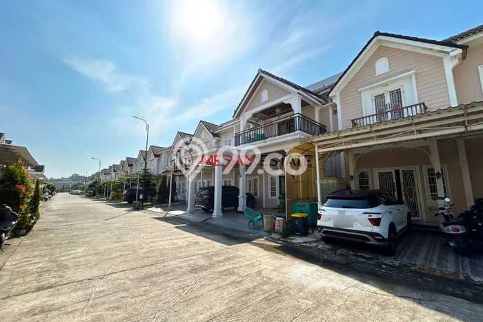 Vila Asri di Medan Deli, Dimensi 136m2m², Pemandangan Menarik di area Vila Asri di Medan Deli, Dimensi 136m2m², Pemandangan Menarik di area