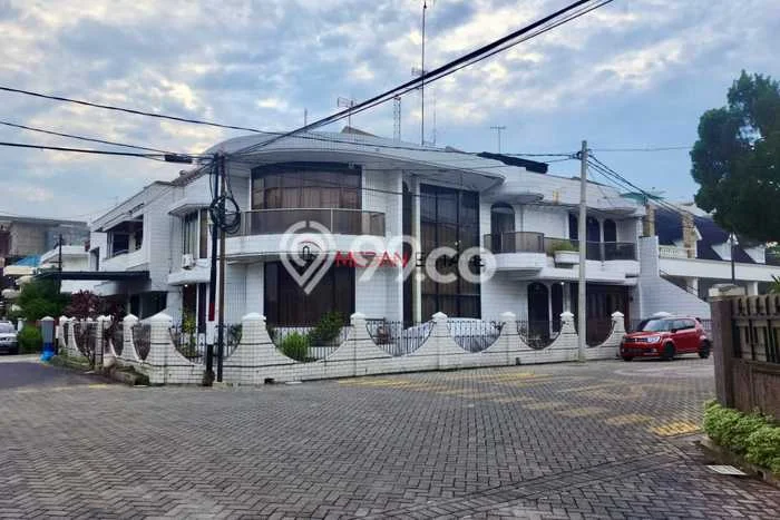 Rumah Mewah Dijual LT 412m2 di Medan Polonia, Medan Rumah Mewah Dijual LT 412m2 di Medan Polonia, Medan